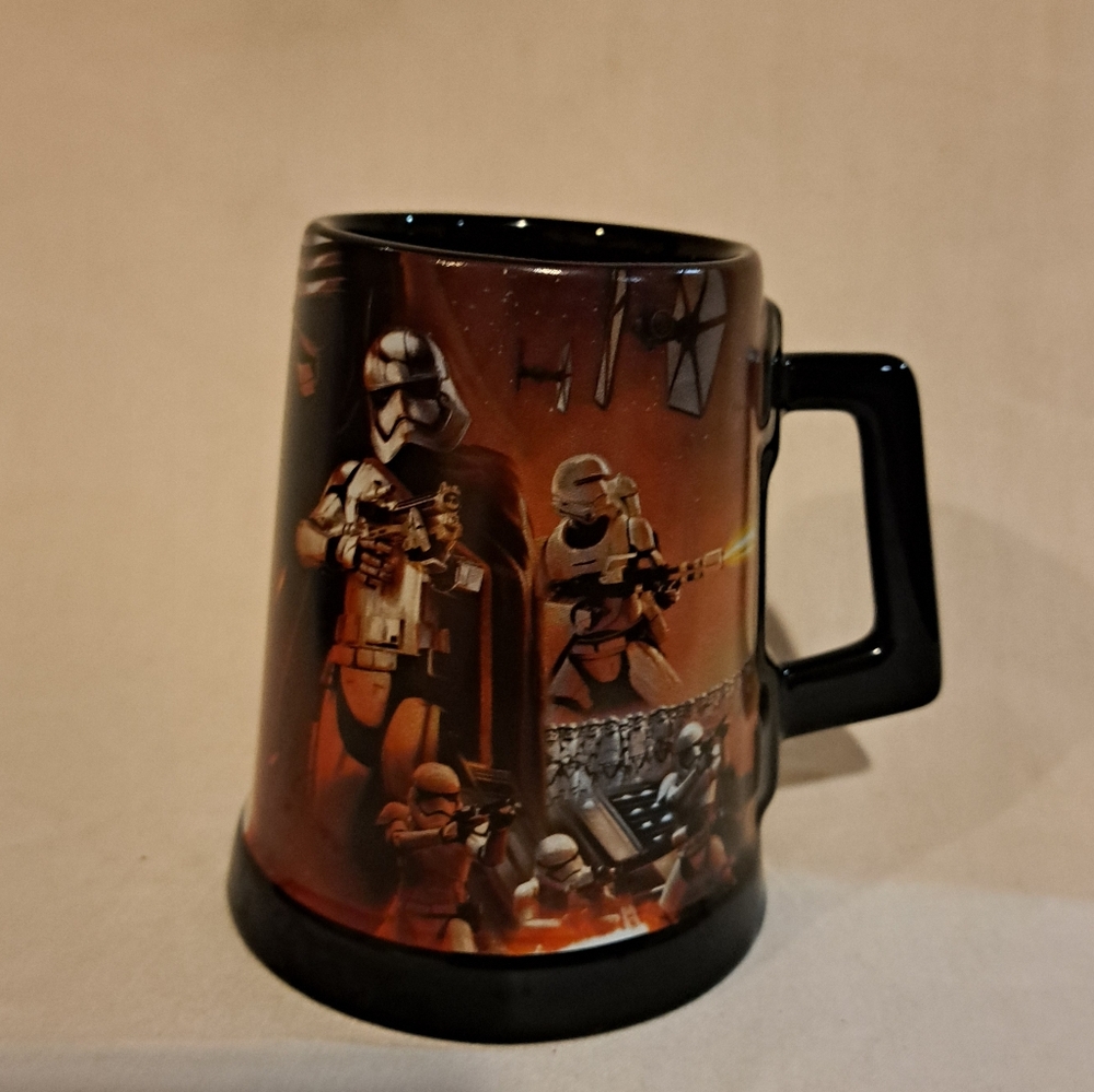 Star Wars Episode VII: The Force Awakens Mug